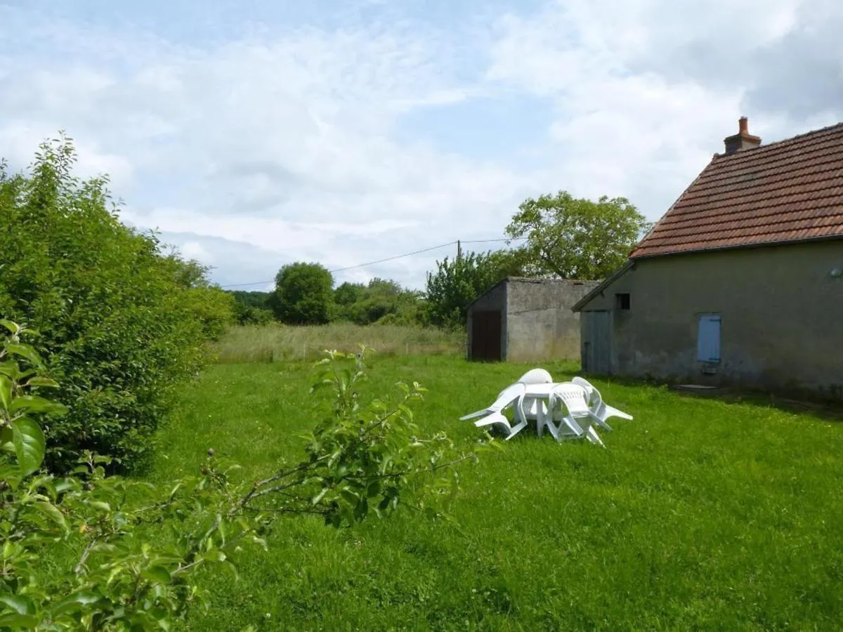 Maison De Campagne Confortable Avec Jardin, Barbecue Et Cheminees - Proche De Vichy Et Activites Karting - Fr-1-489-170 Montoldre 0*,  France
